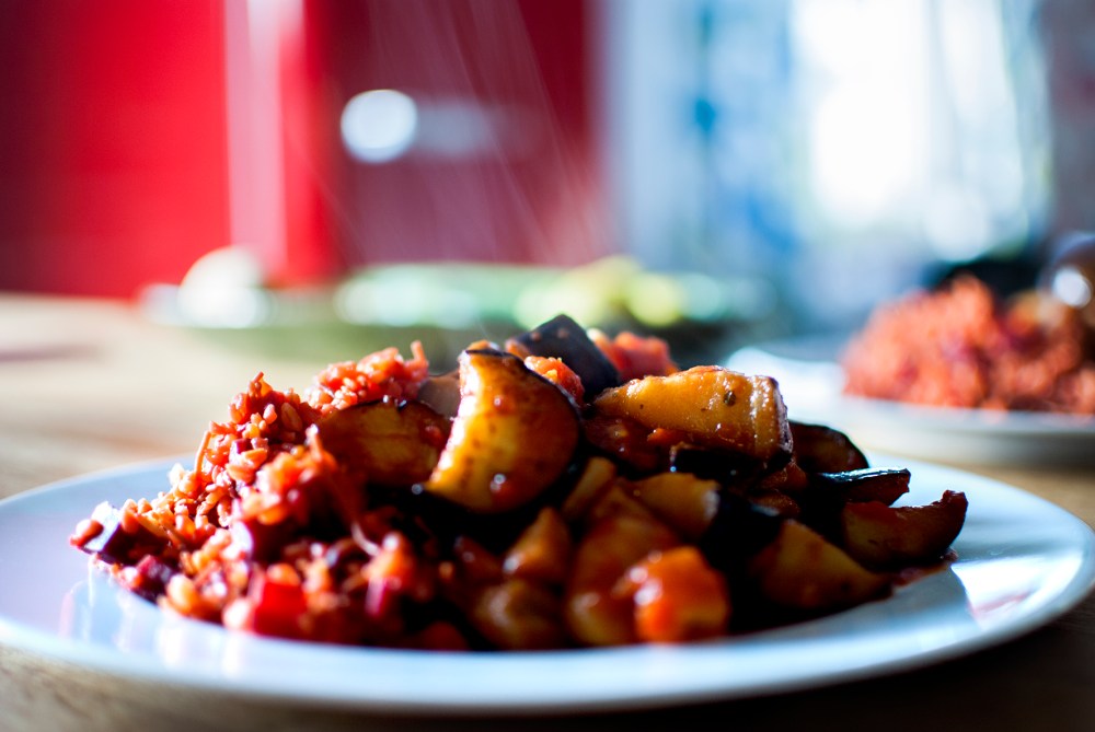 färdig rykande auberginegryta