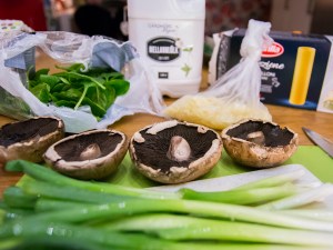 veckansvego-ingredienser-fylld-canneloni-med-svamp