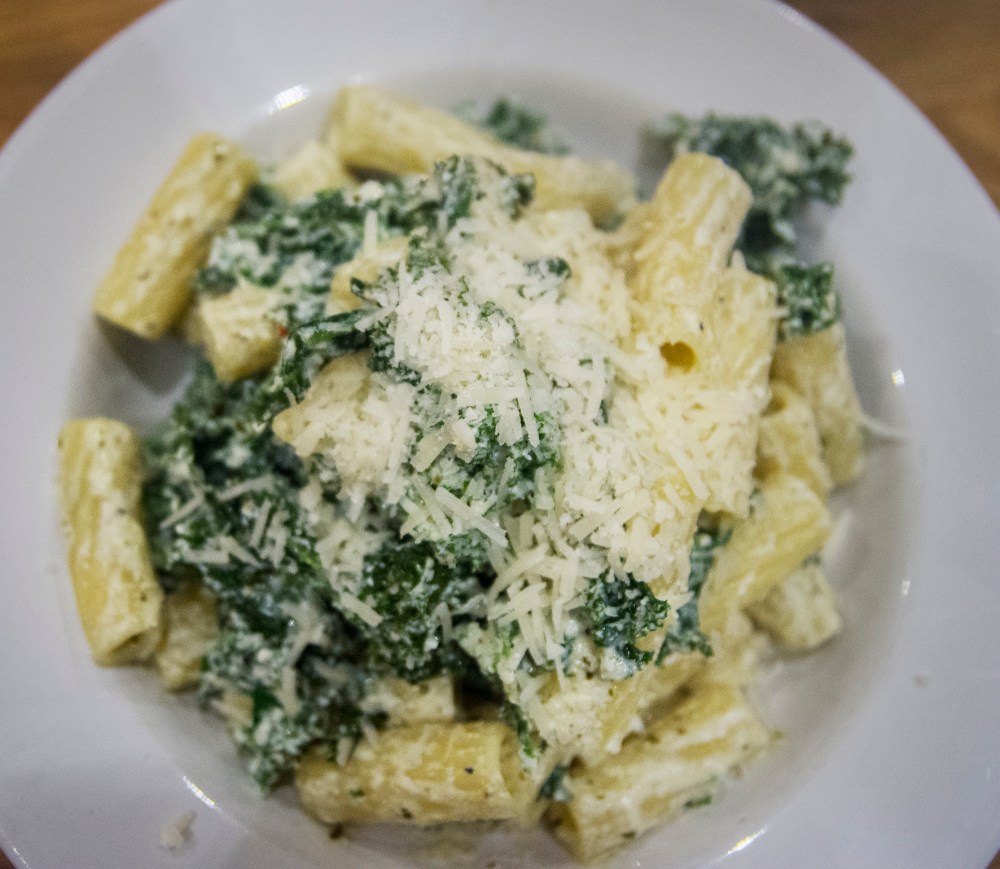 veckansvego-fardig-pasta-med-gronkal-fagelperspektiv